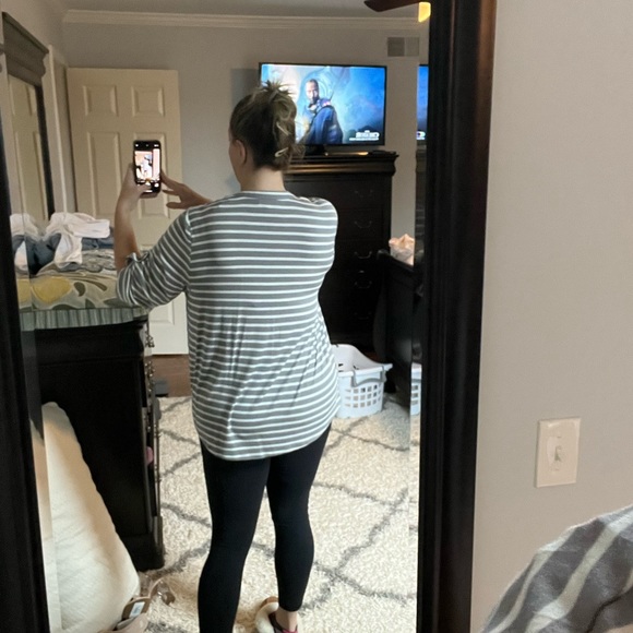 XL Calvin Klein top - Picture 2 of 3